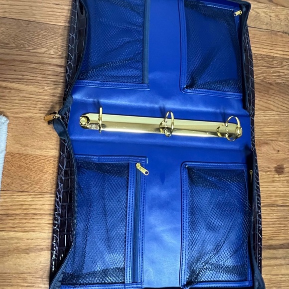 Binder - Picture 4 of 4